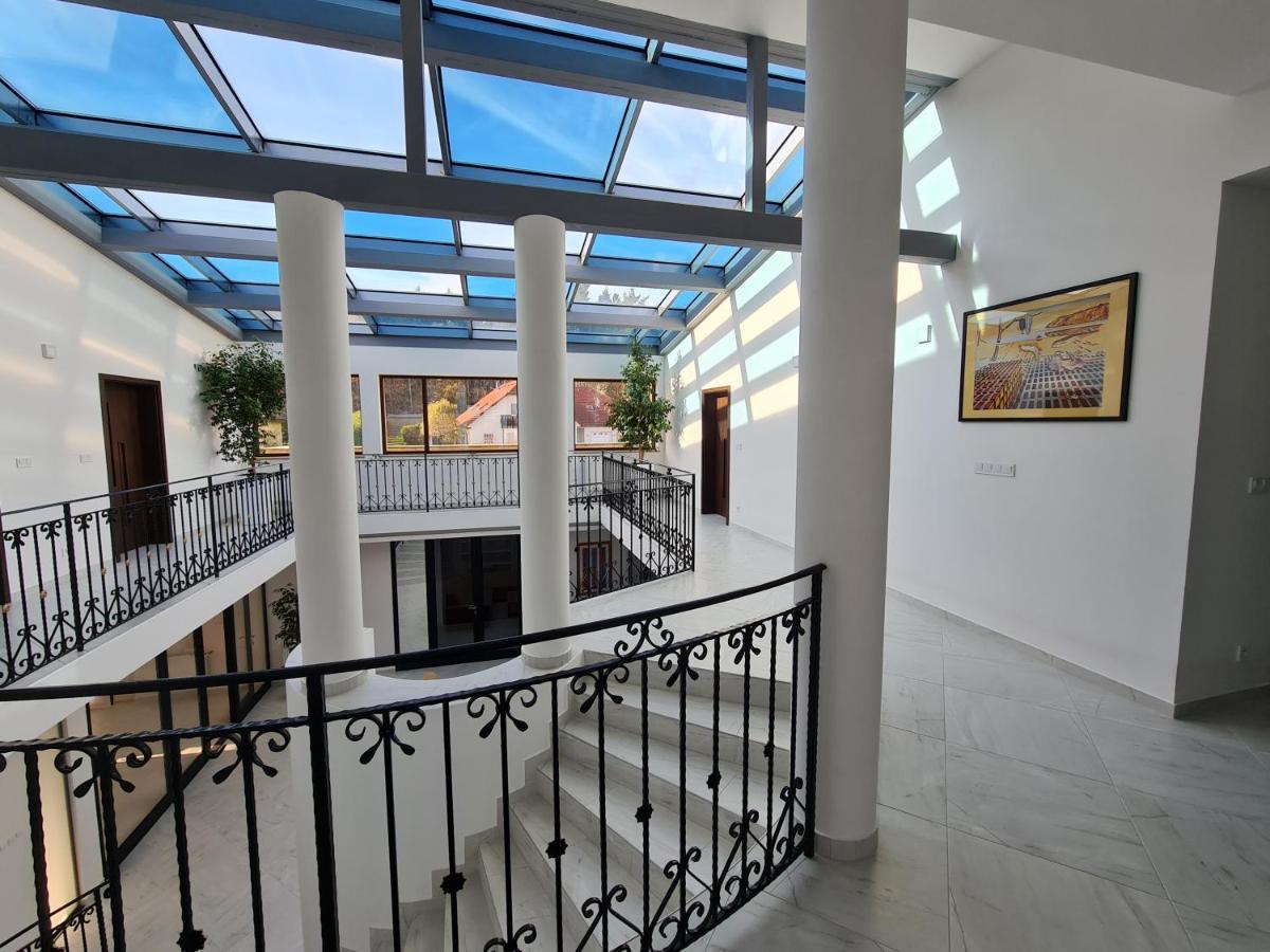 Atrium-Accomm Ritka Exterior foto